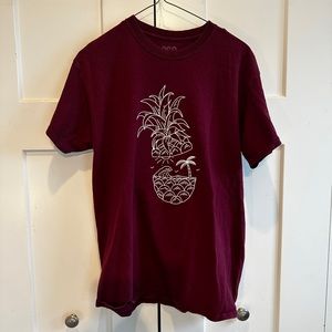 RSQ Men’s Medium T-shirt. Maroon T-Shirt with pineapple print.